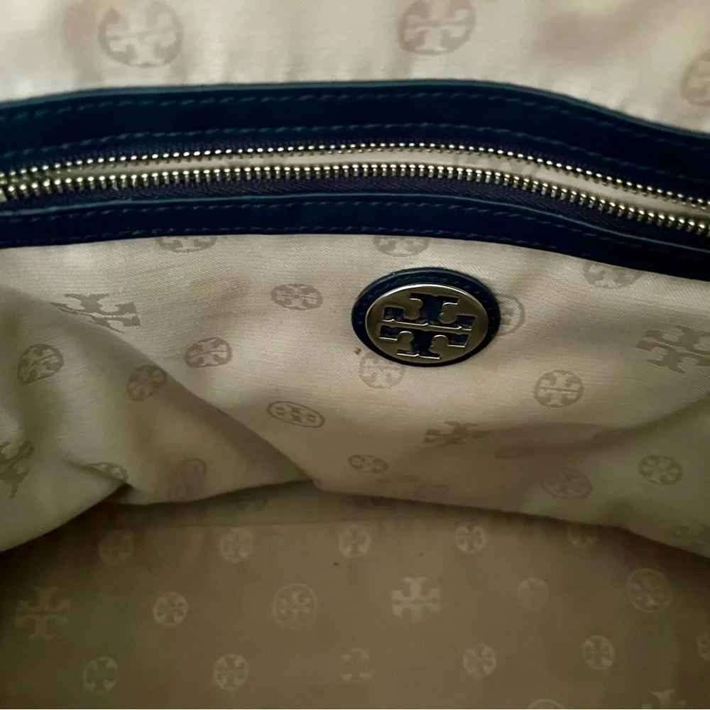 TORY BURCH navy blue dome Robinson tote bag, LN